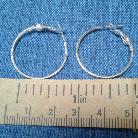 Hoop earrings - Picture 3 of 4